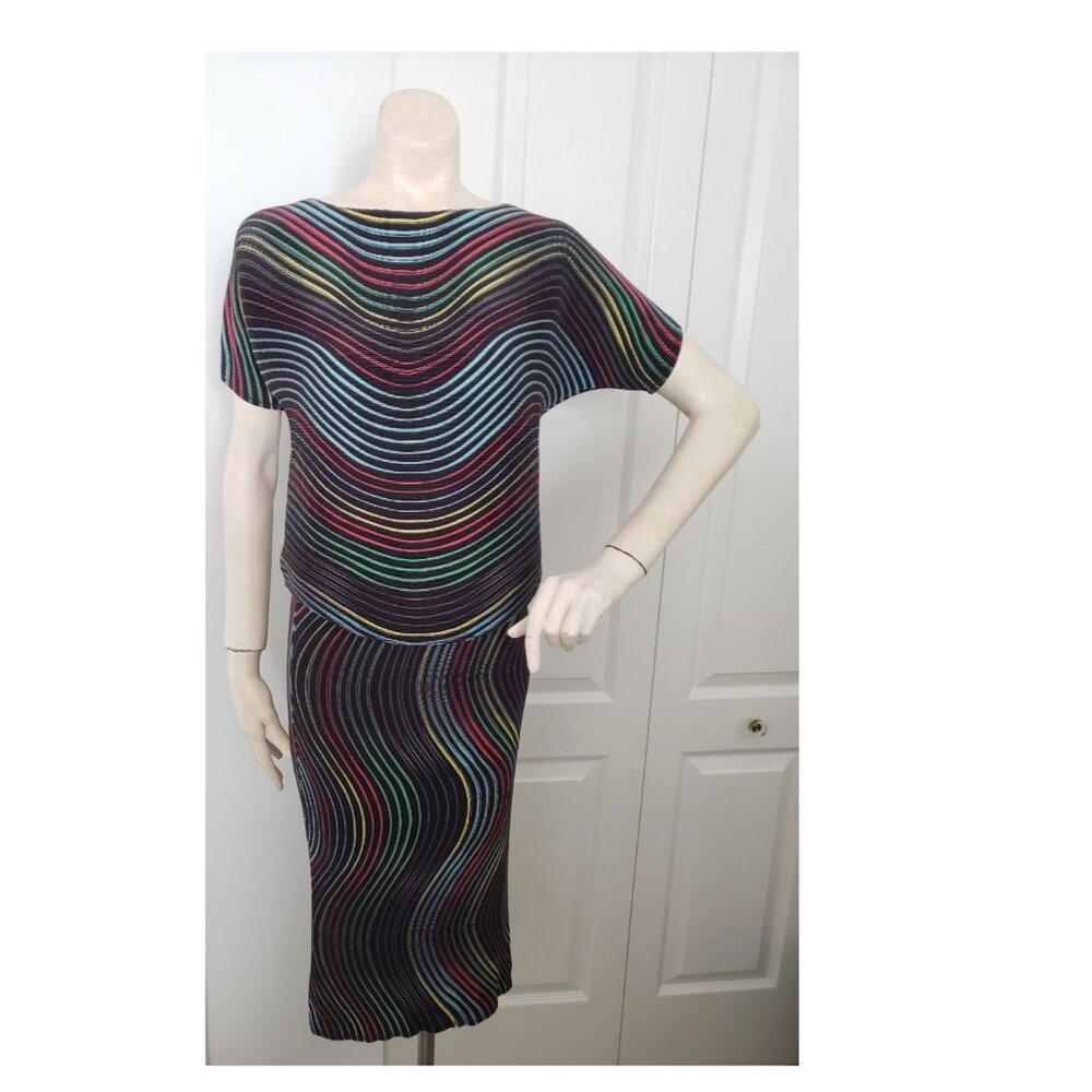 Colorful pleated 2 piece top and skirt Brand New Small
